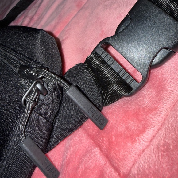 Black Sling Bag - Fanny Pack - Picture 5 of 11